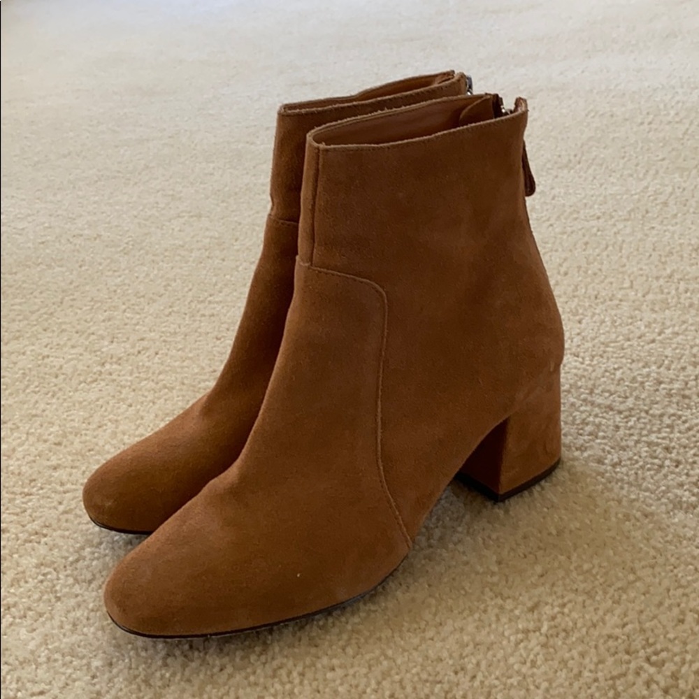 Chestnut suede size 9 booties